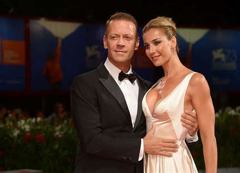 Chi è Rosa Caracciolo, la moglie di Rocco Siffredi e madre dei。